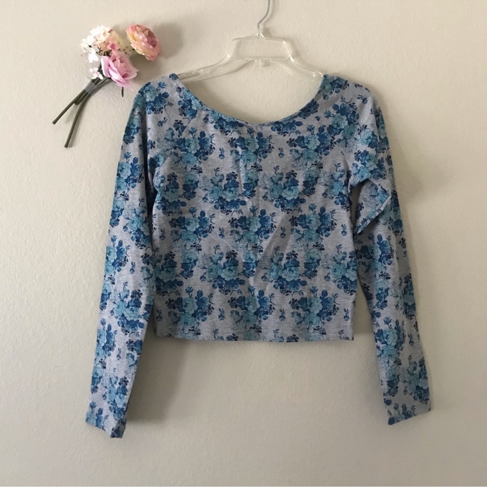 Happening InThe Present Nordstrom Blue Floral Women’s Top✨
